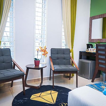 Ghazrins Desaru Hotel Pengerang Exterior foto